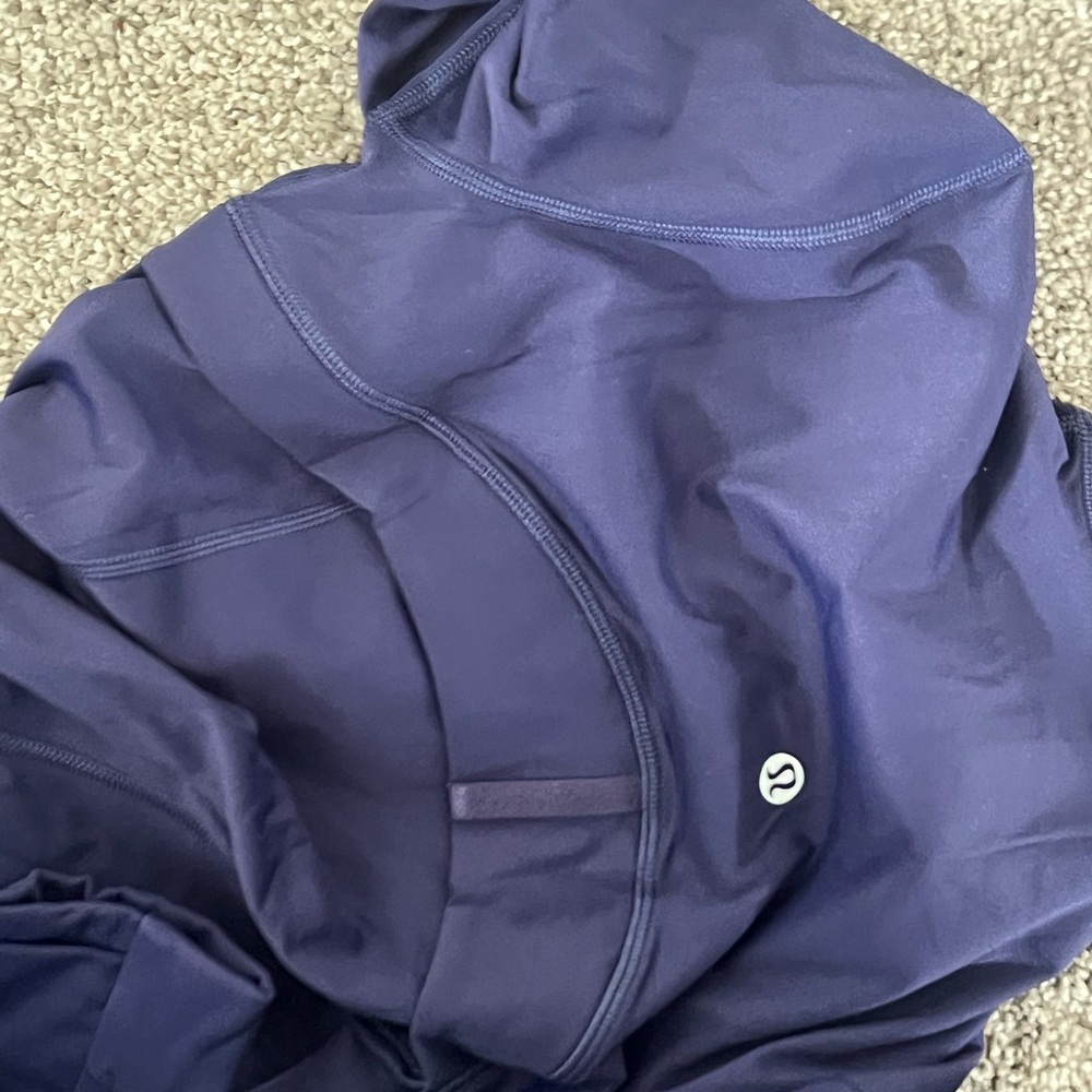 Lululemon - Picture 2 of 2
